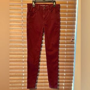 AE Burgundy high wasted jegging.